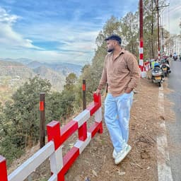 Unnat Yadav, JEE mentor from Kirori Mal College Delhi University